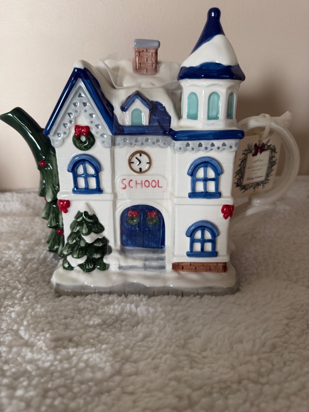 Ridgefield Home Holiday Christmas 🎄 School Teapot NEW!